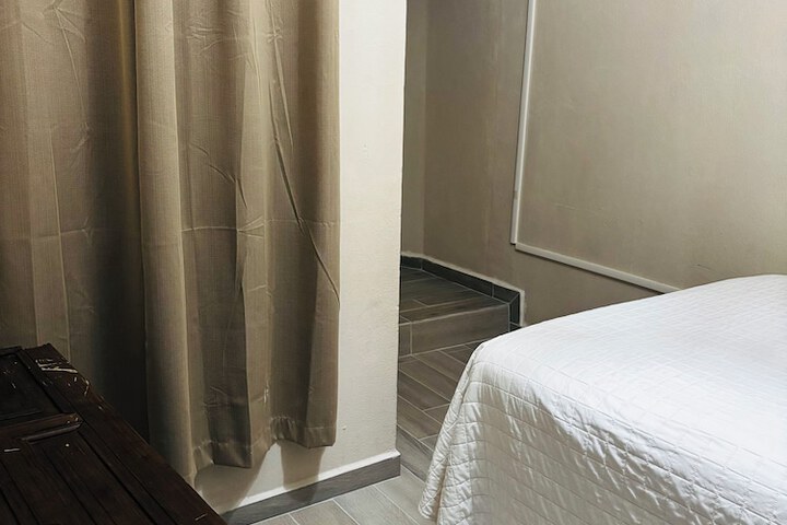Room 14 of 25