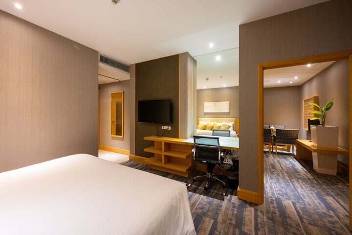 Room 76 of 151