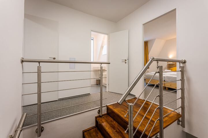 Room 18 of 105