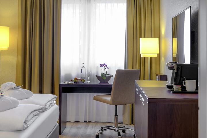 Room 17 of 51