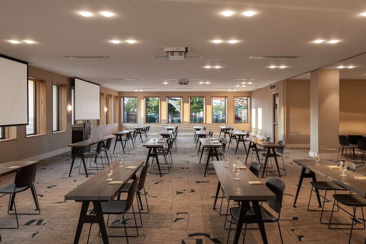 Meeting facility