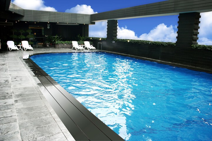Pool 32 of 43
