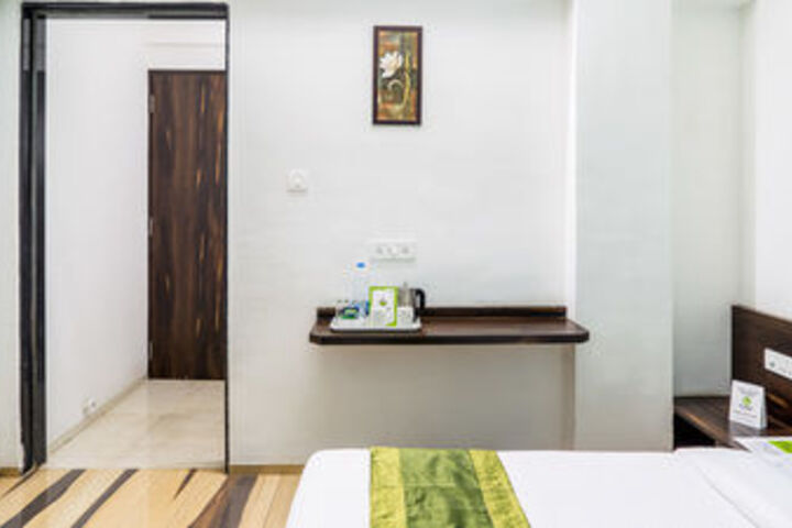 Room 16 of 27