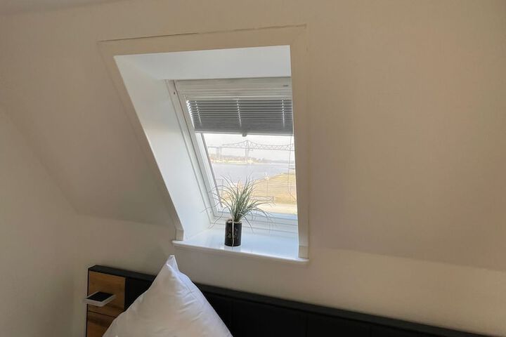 Room 16 of 114