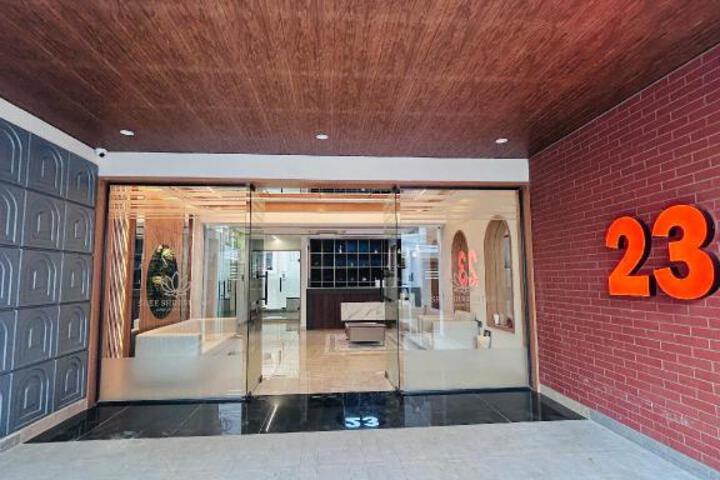 23 Urban Square