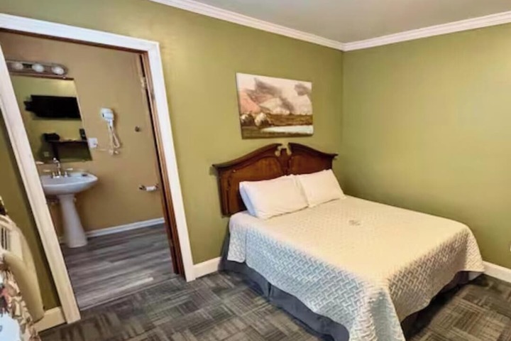 Room 10 of 41