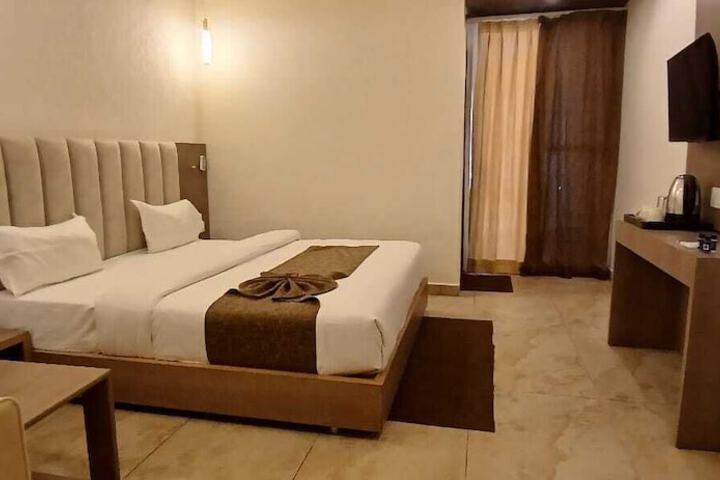 Room 19 of 37