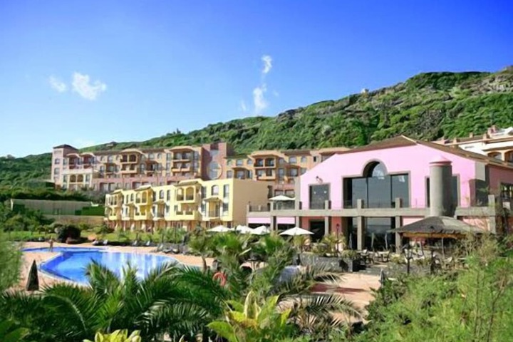 Exterior of Hotel Las Olas