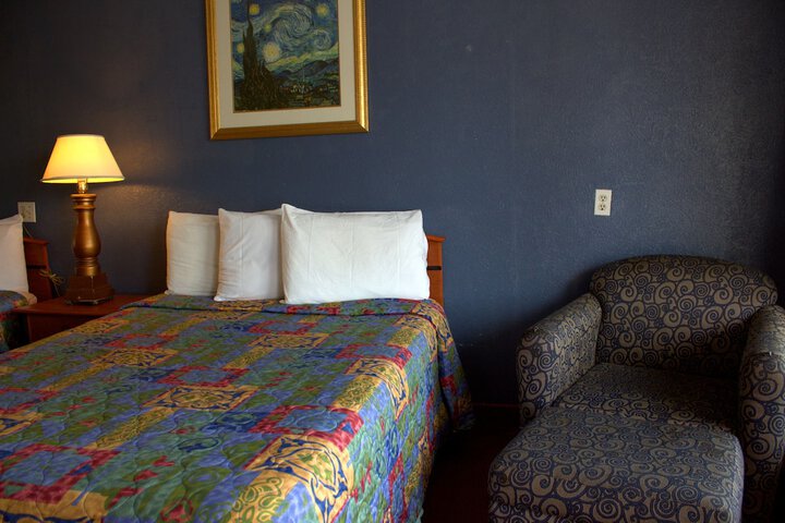 2 Double Beds (6 of 6)