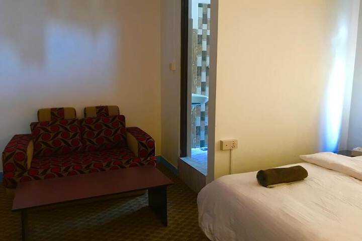 Room 2 of 31