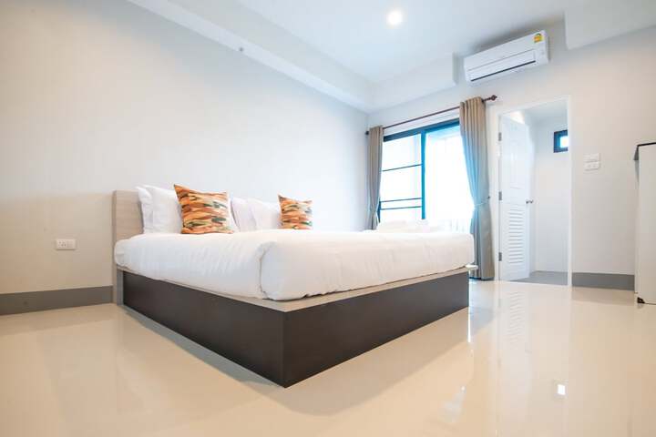 Room 14 of 38