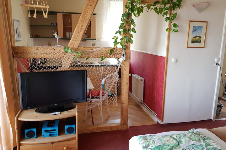 Room 12 of 35