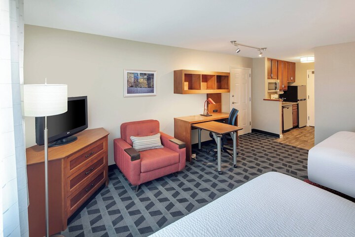 Room 7 of 36