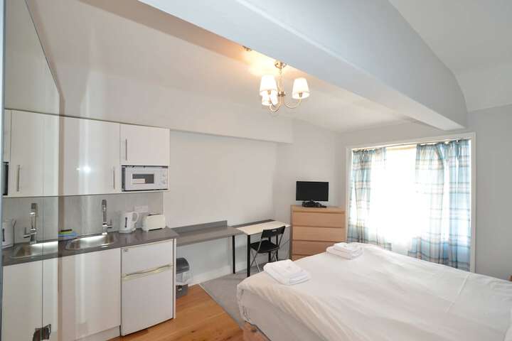 Room 14 of 371