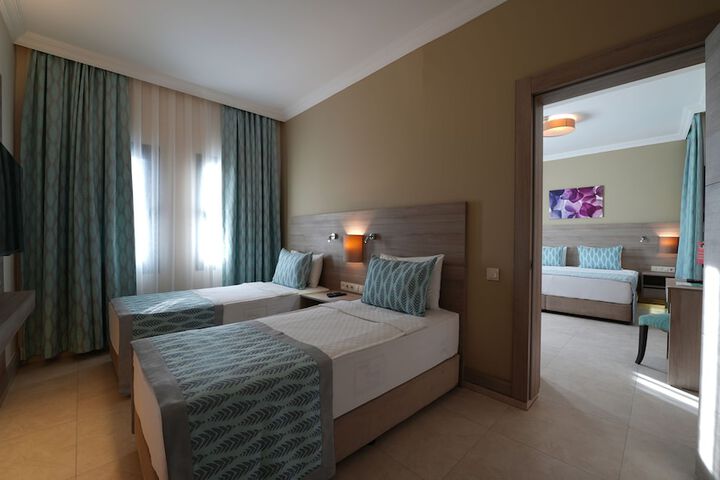 Room 10 of 45
