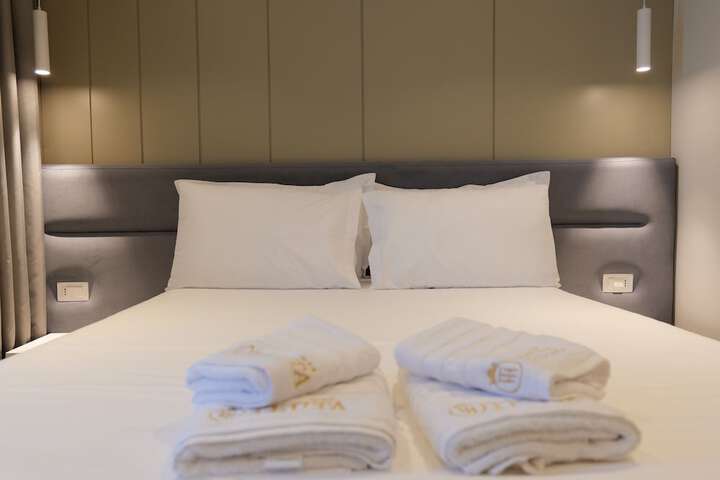 Room 34 of 171