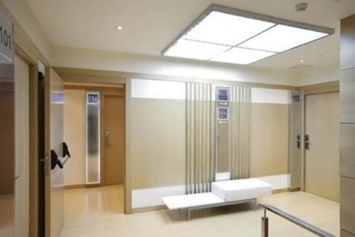 Ballroom/Hall 27 of 31