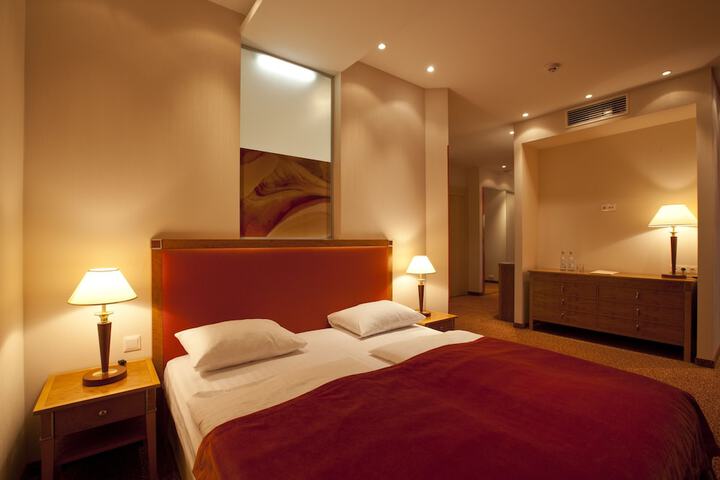 Room 6 of 51