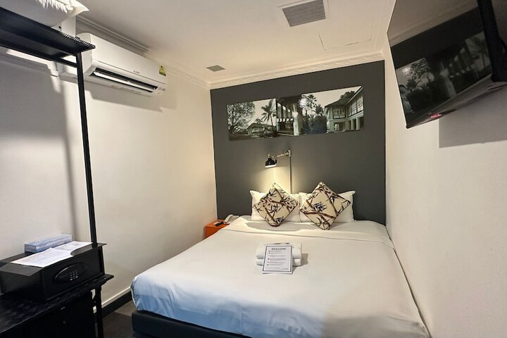 Room 32 of 55