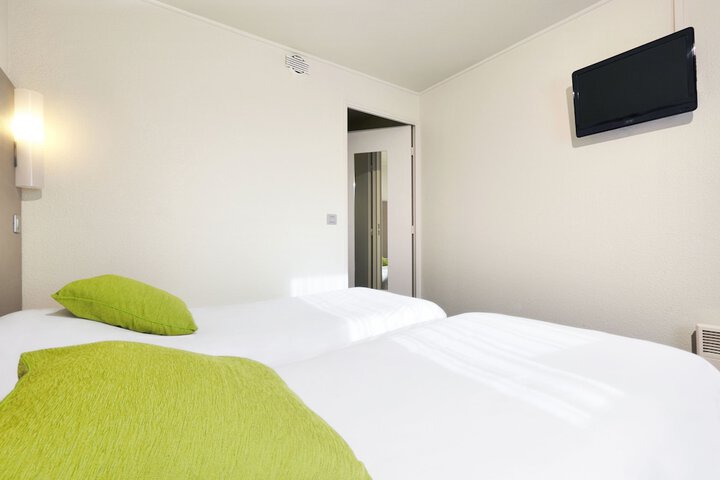Room 9 of 36