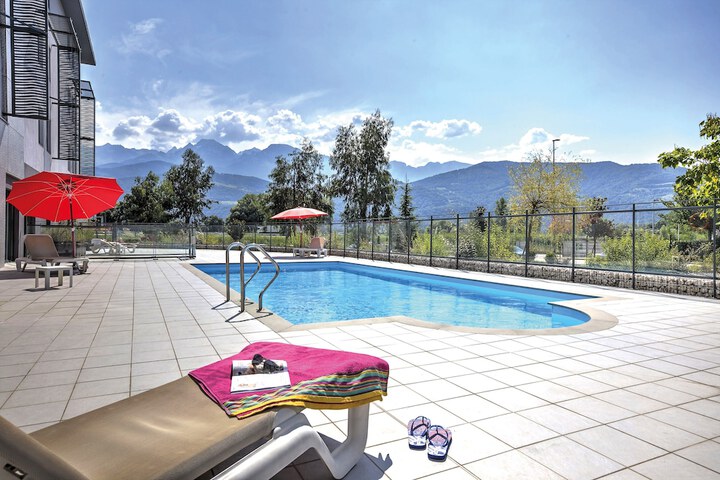 Hotel Pool