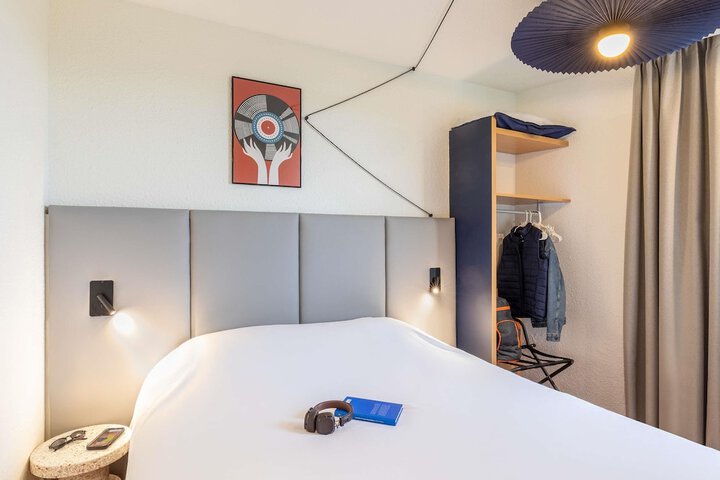 Room 8 of 47