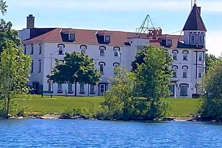 Exterior of Historical Hotel - House of Ludington