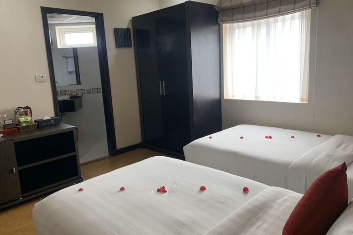 Room 15 of 77
