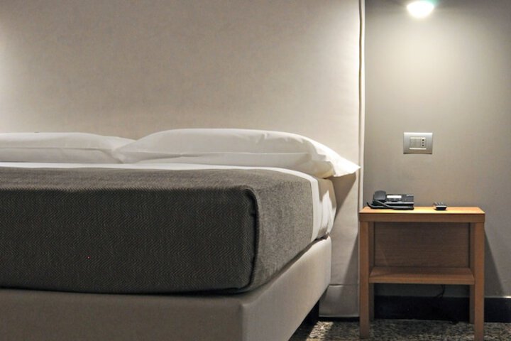 Room 6 of 72