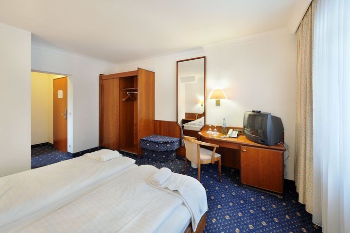 Room 9 of 60