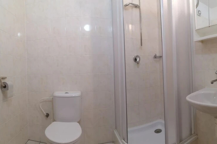 Room 7 of 14