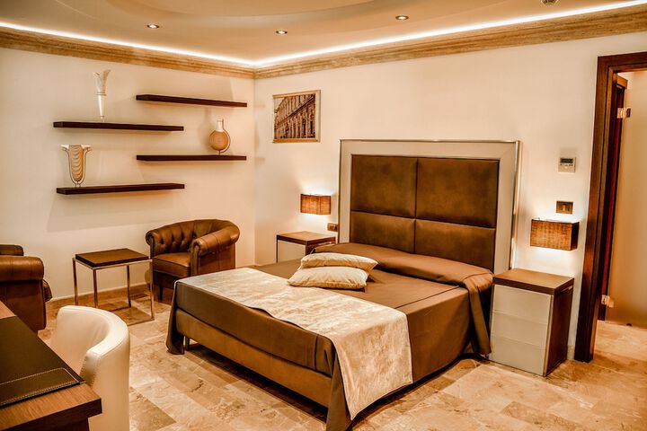 Room 12 of 73
