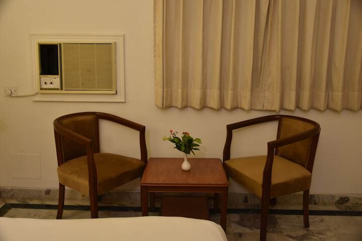 Room 16 of 66
