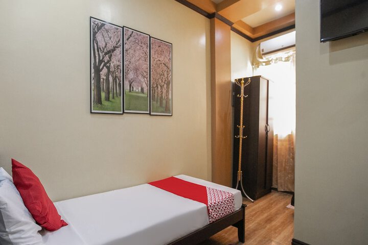 Room 4 of 14