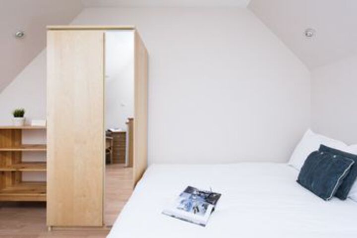 Room 6 of 23