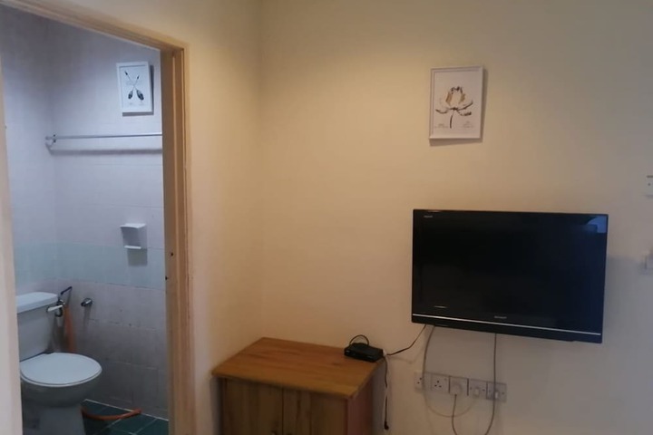 Room 25 of 49