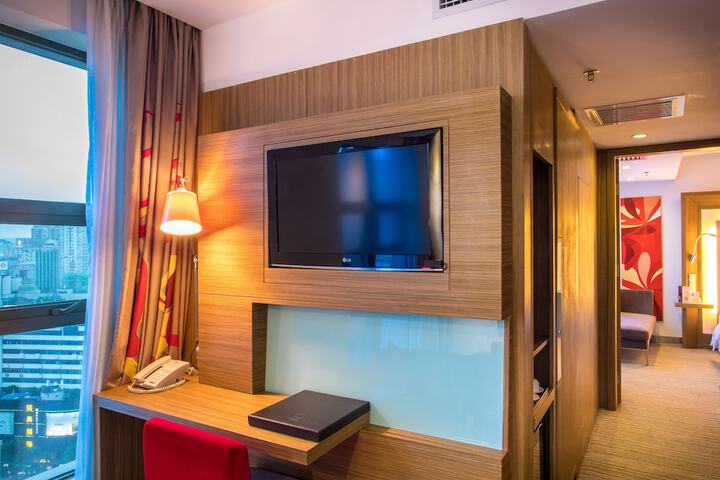 Room 12 of 178