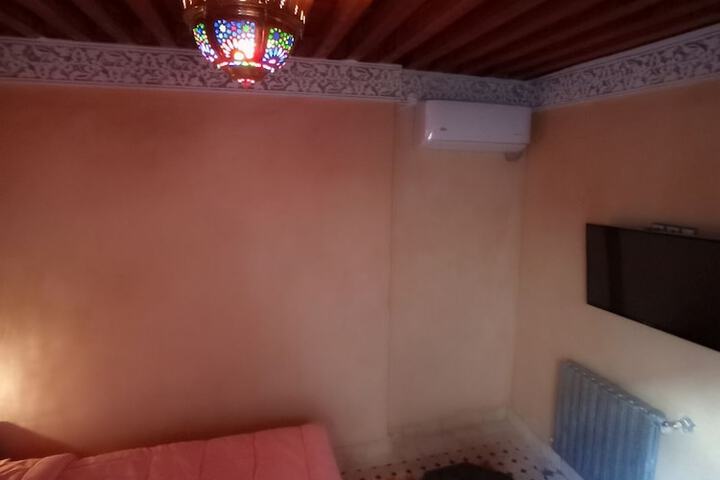Room 25 of 63