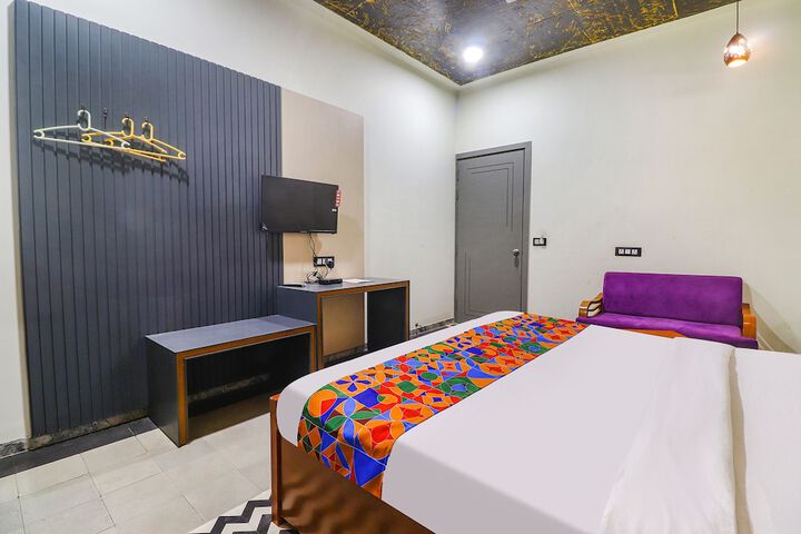 Room 20 of 33