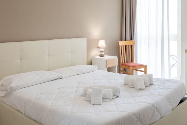Room 4 of 49