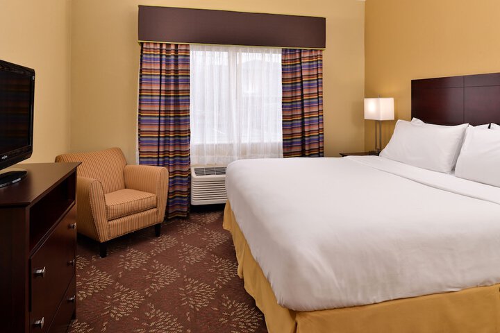 Room 8 of 18