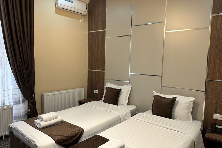 Room 16 of 69