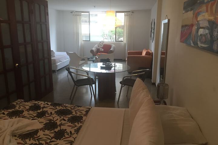 Room 3 of 7