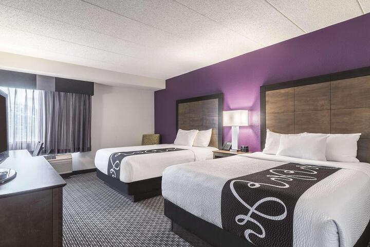 1 Queen Bed Deluxe (17 of 18)