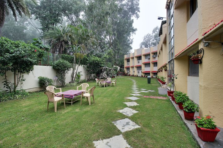 Hotel Exterior 35 of 41