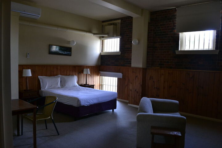 Room 12 of 42