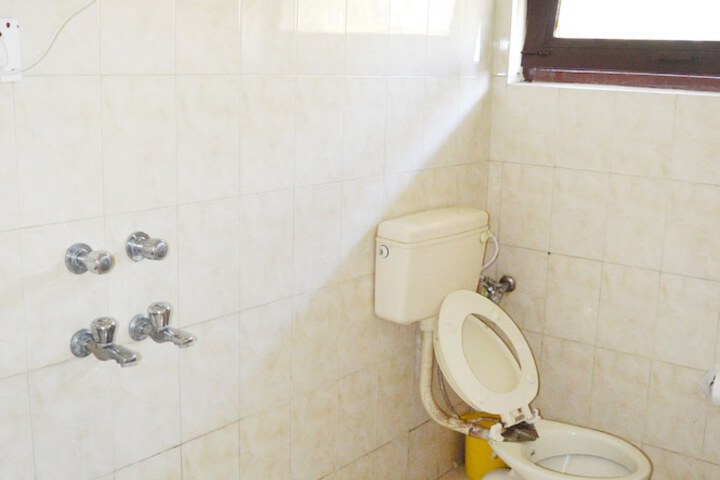 Room 8 of 13
