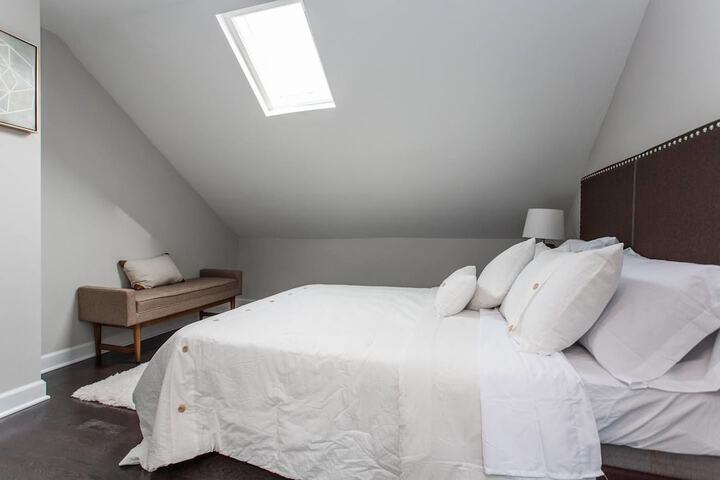 Room 3 of 21