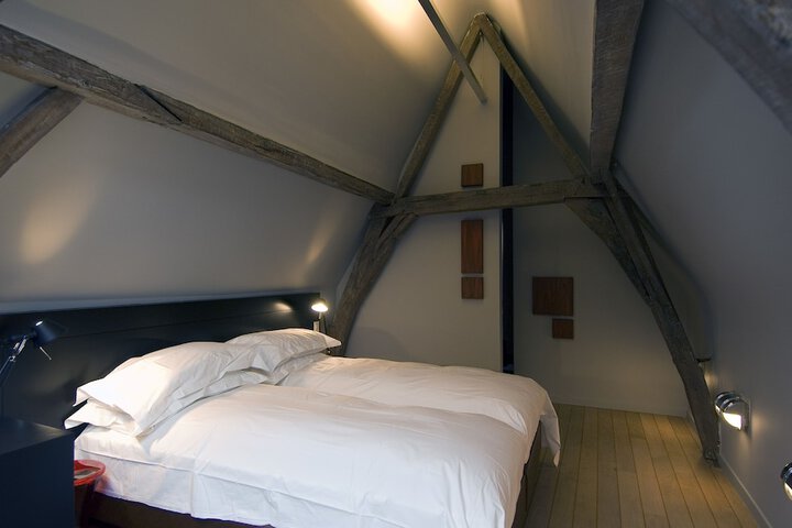 Room 13 of 61