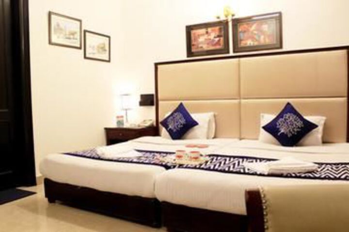 Oyo Rooms Gk 1 M Block Market
